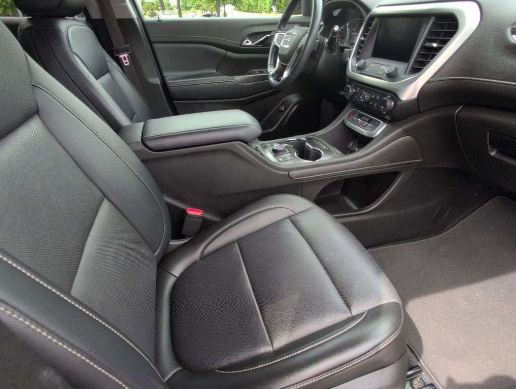 2021 GMC Acadia SLT