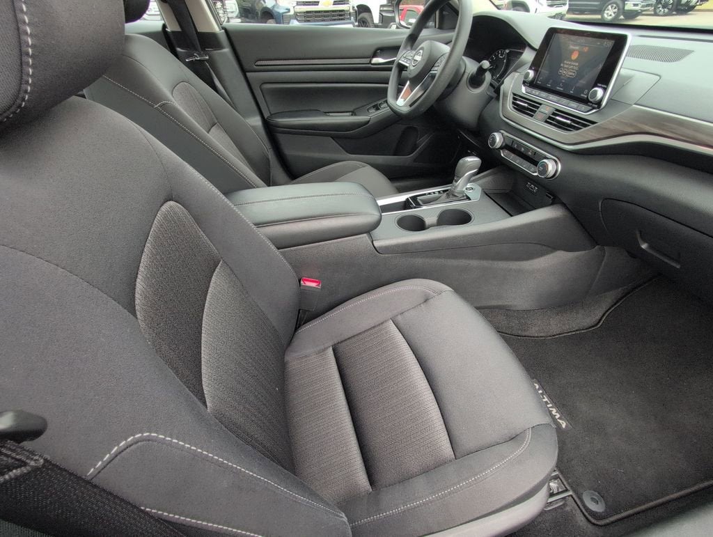 2025 Nissan Altima SV FWD