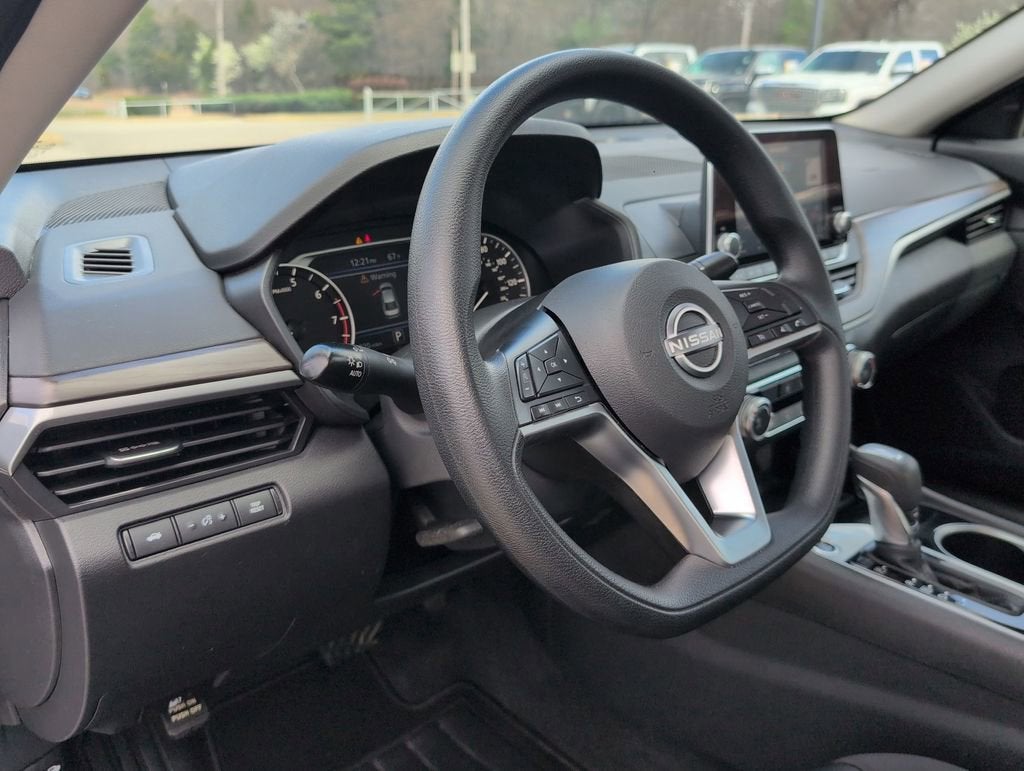 2024 Nissan Altima SV FWD