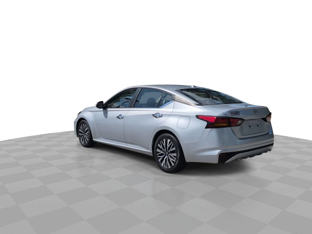 2023 Nissan Altima SV FWD