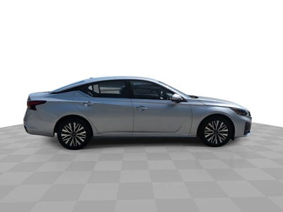 2023 Nissan Altima SV FWD