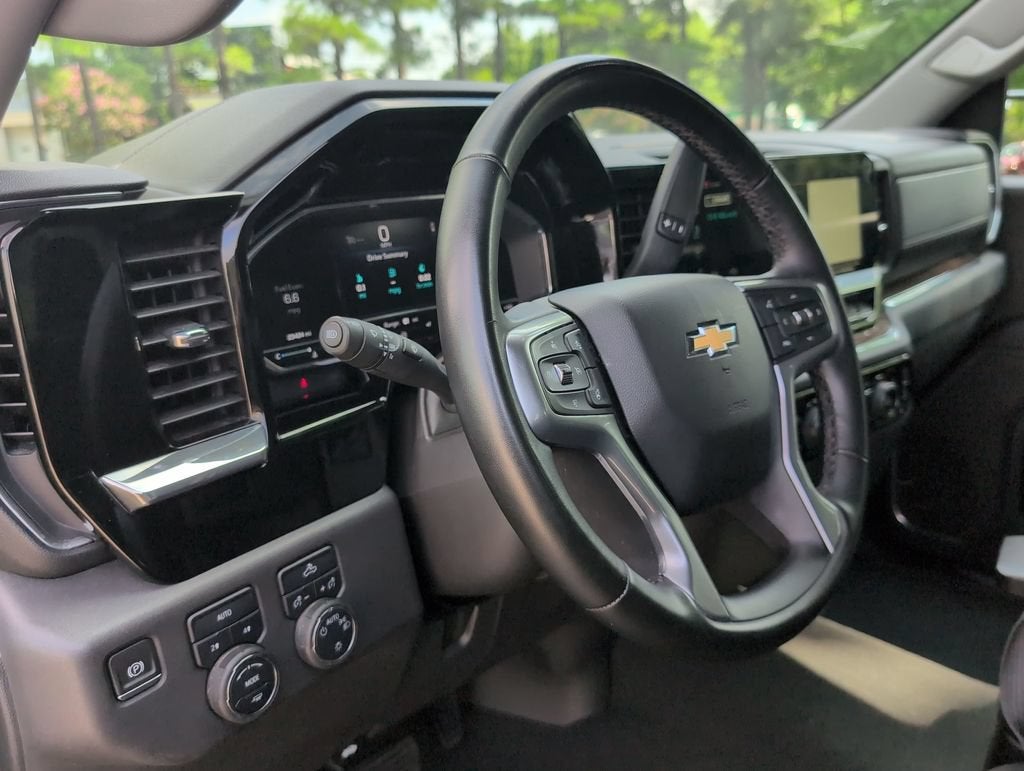 2024 Chevrolet Silverado 1500 LT (2FL)