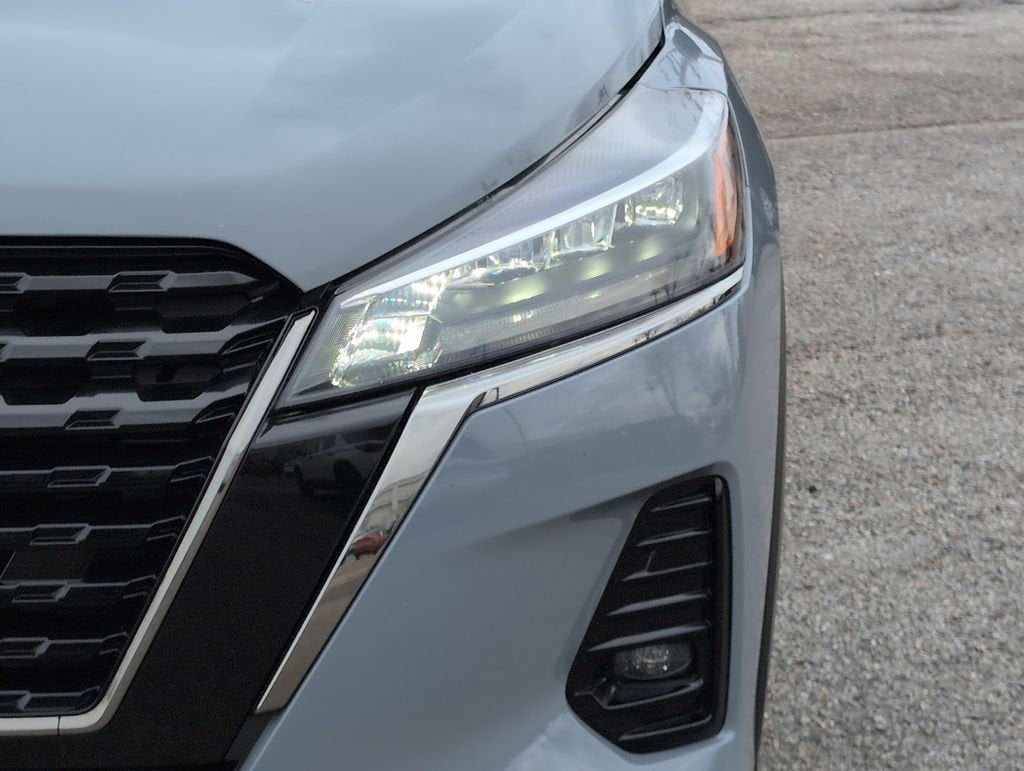 2023 Nissan Kicks SR Xtronic CVT