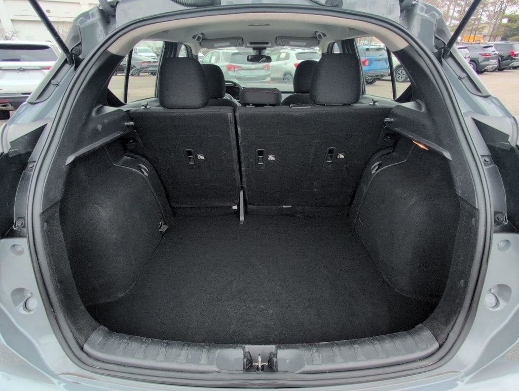 2023 Nissan Kicks SR Xtronic CVT