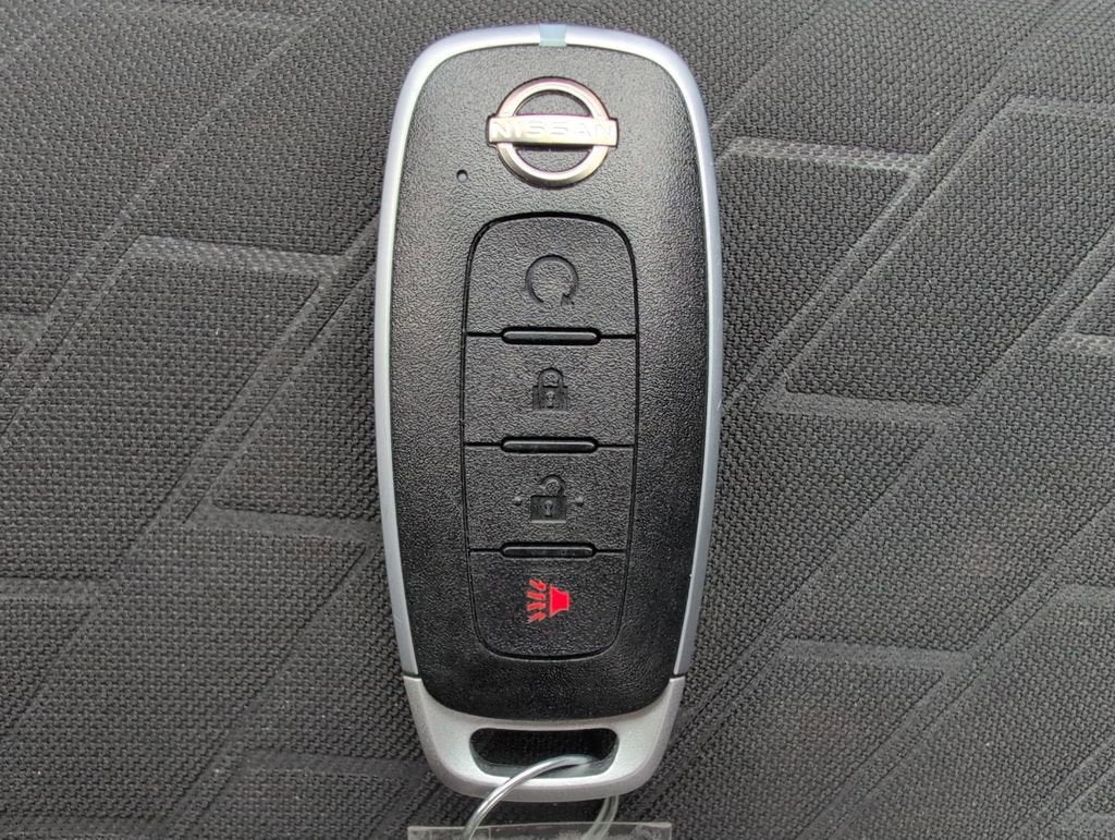 2023 Nissan Kicks SR Xtronic CVT