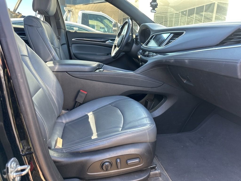 2022 Buick Enclave Essence