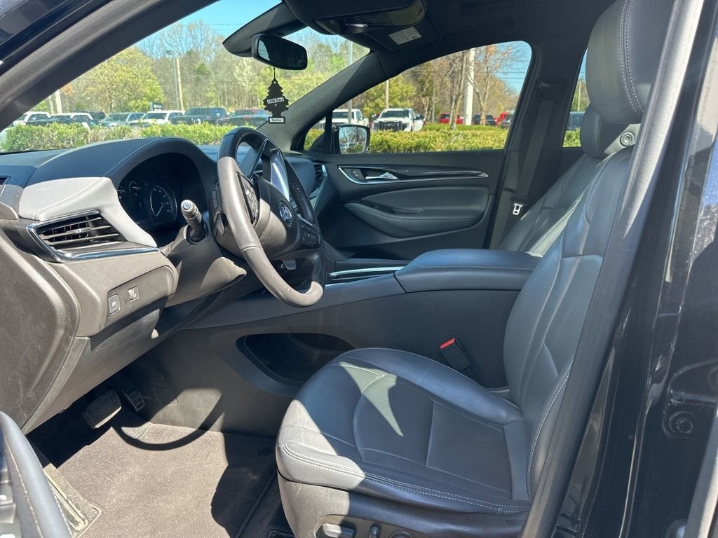 2022 Buick Enclave Essence