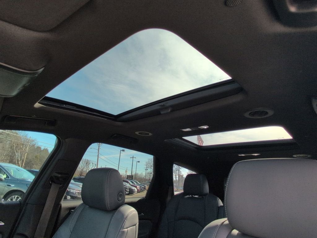 2022 Buick Enclave Essence