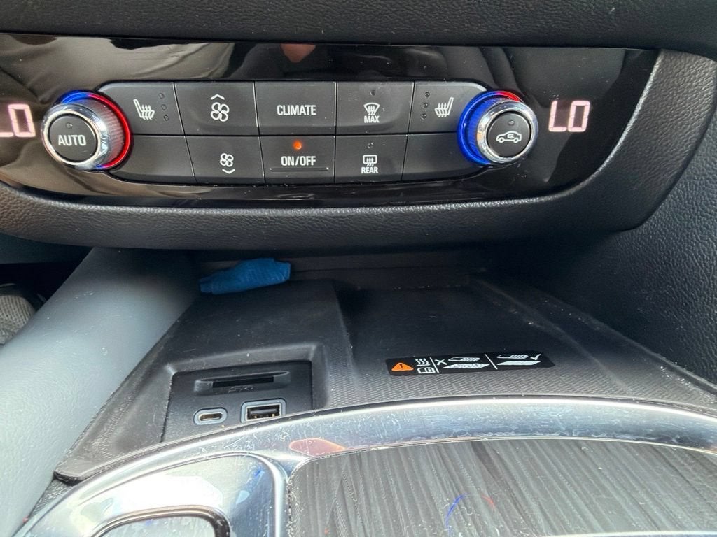 2023 Buick Enclave Essence