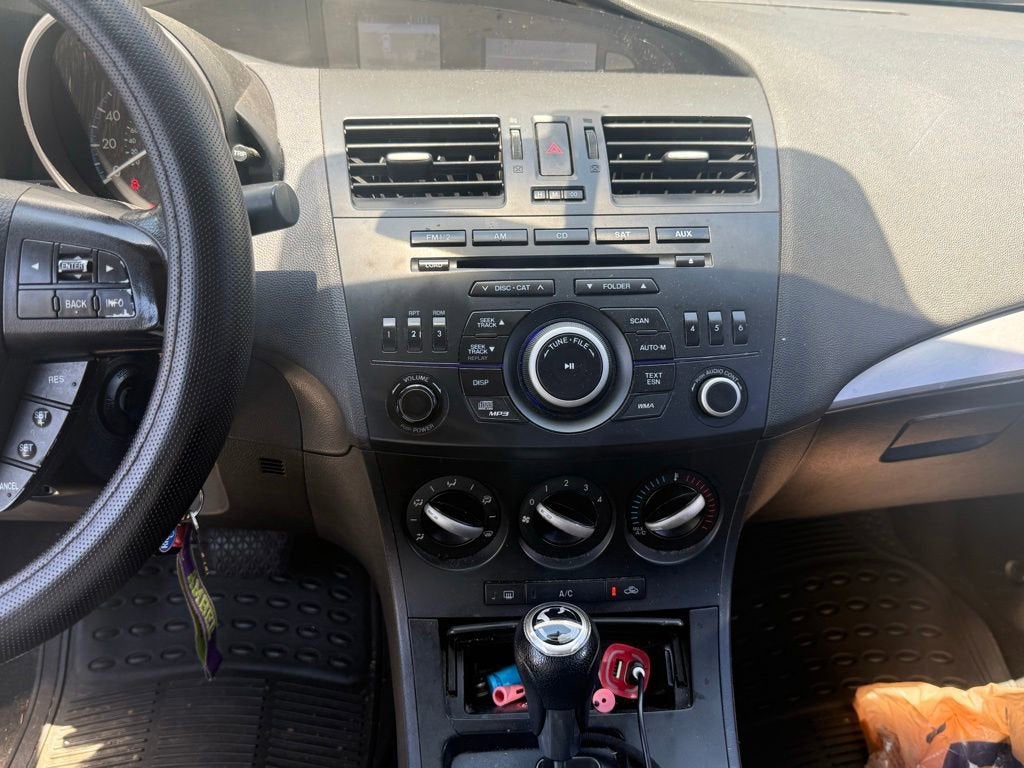 2013 Mazda Mazda3 i Sport