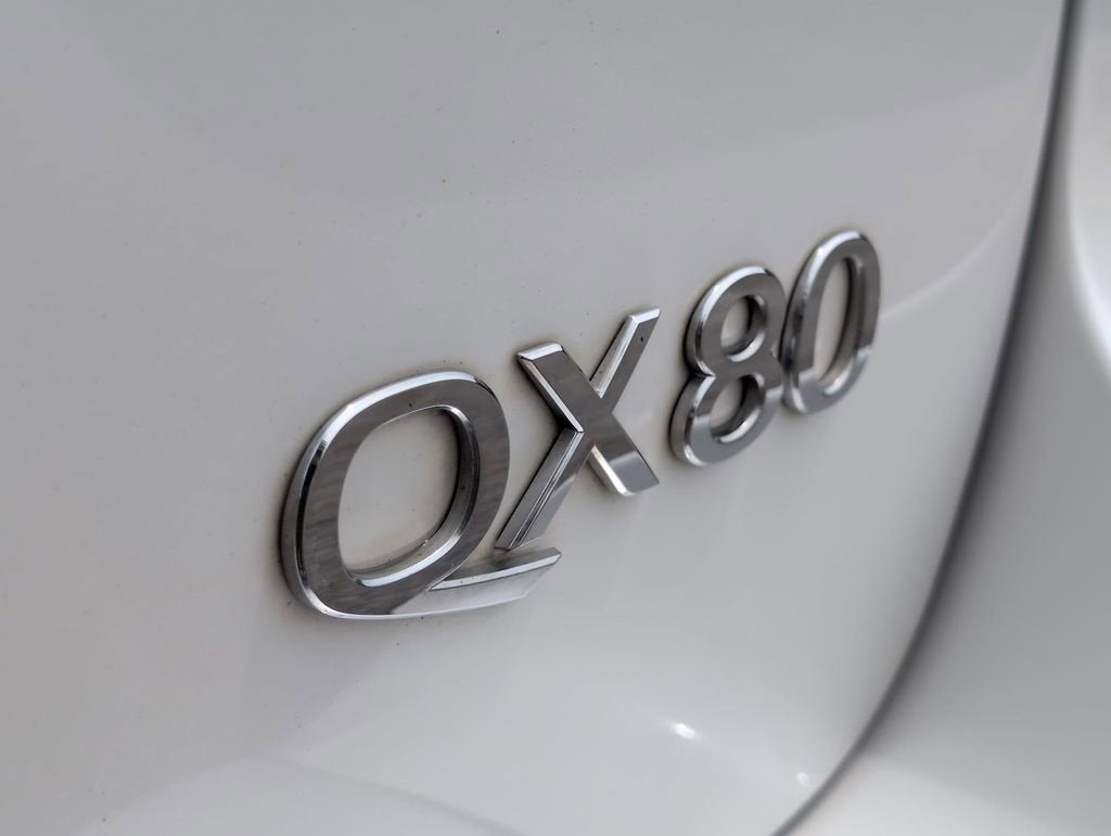 2022 INFINITI QX80 LUXE