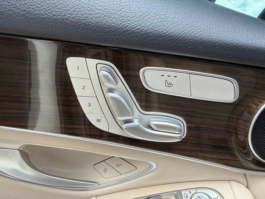 2020 Mercedes-Benz GLC 300 GLC 300