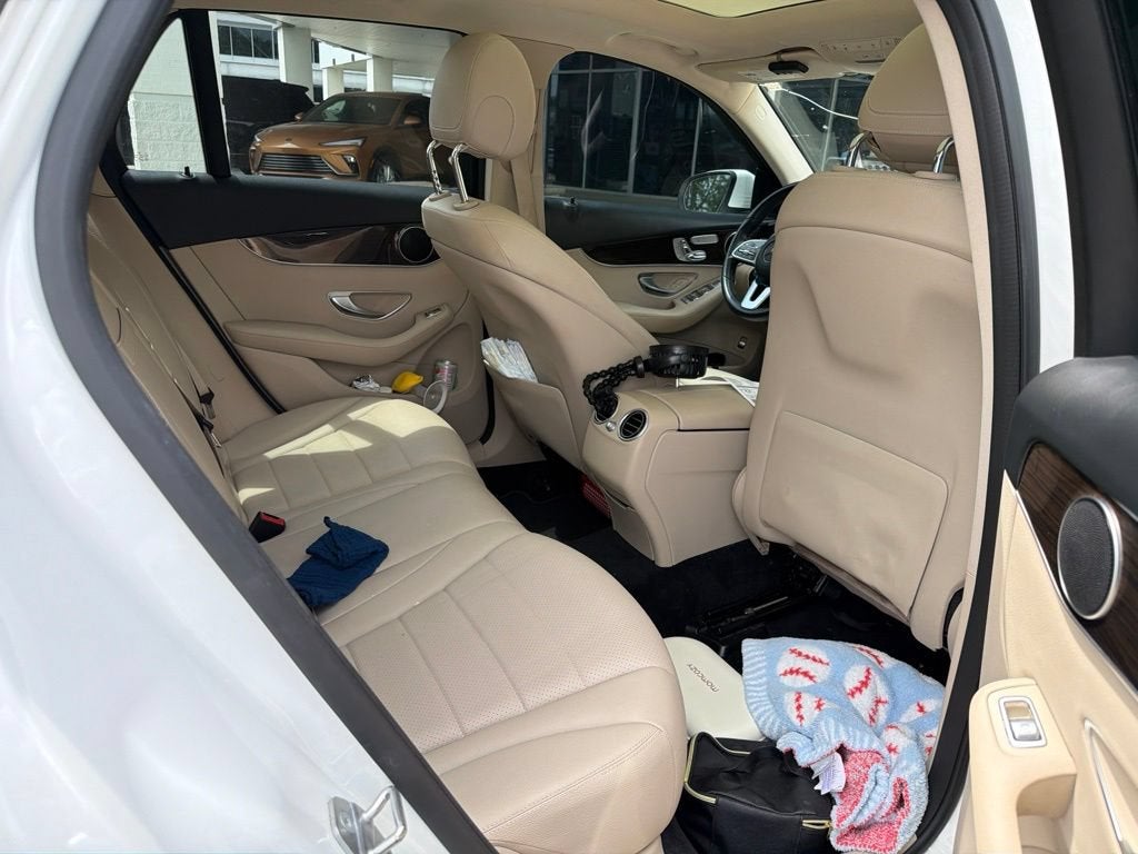 2020 Mercedes-Benz GLC 300 GLC 300