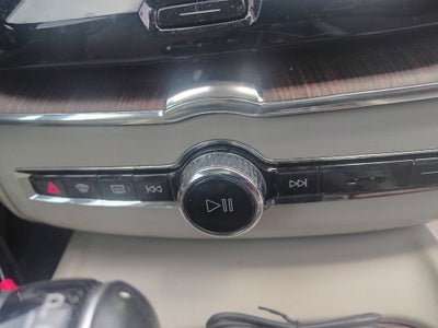 2021 Volvo XC60 T5 Momentum