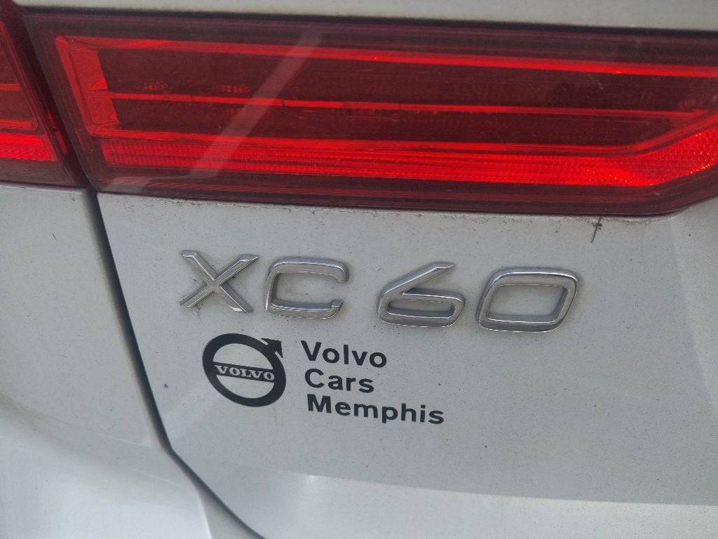 2021 Volvo XC60 T5 Momentum