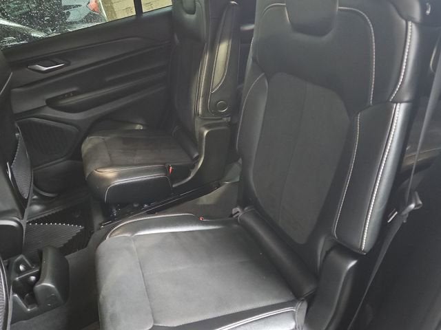 2023 Jeep Grand Cherokee L Altitude 4x2