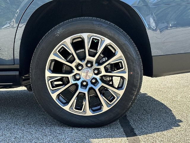 2026 GMC Yukon Denali - Photo 14
