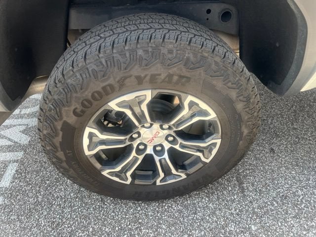 2024 GMC Canyon AT4