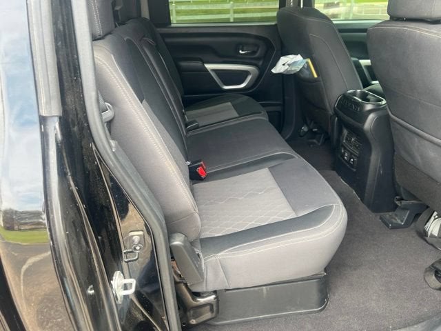 2021 Nissan TITAN Crew Cab SV 4x2
