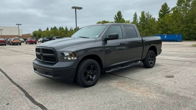 2022 RAM 1500 Classic Tradesman Crew Cab 4x4 5'7" Box