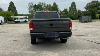 2022 RAM 1500 Classic Tradesman Crew Cab 4x4 5'7" Box