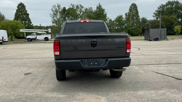 2022 RAM 1500 Classic Tradesman Crew Cab 4x4 5'7" Box
