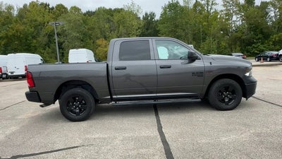 2022 RAM 1500 Classic Tradesman Crew Cab 4x4 5'7" Box