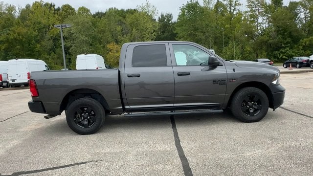2022 RAM 1500 Classic Tradesman Crew Cab 4x4 5'7" Box