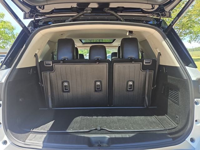 2025 Nissan Pathfinder Platinum 4WD