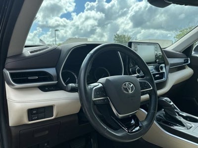 2021 Toyota Highlander XLE